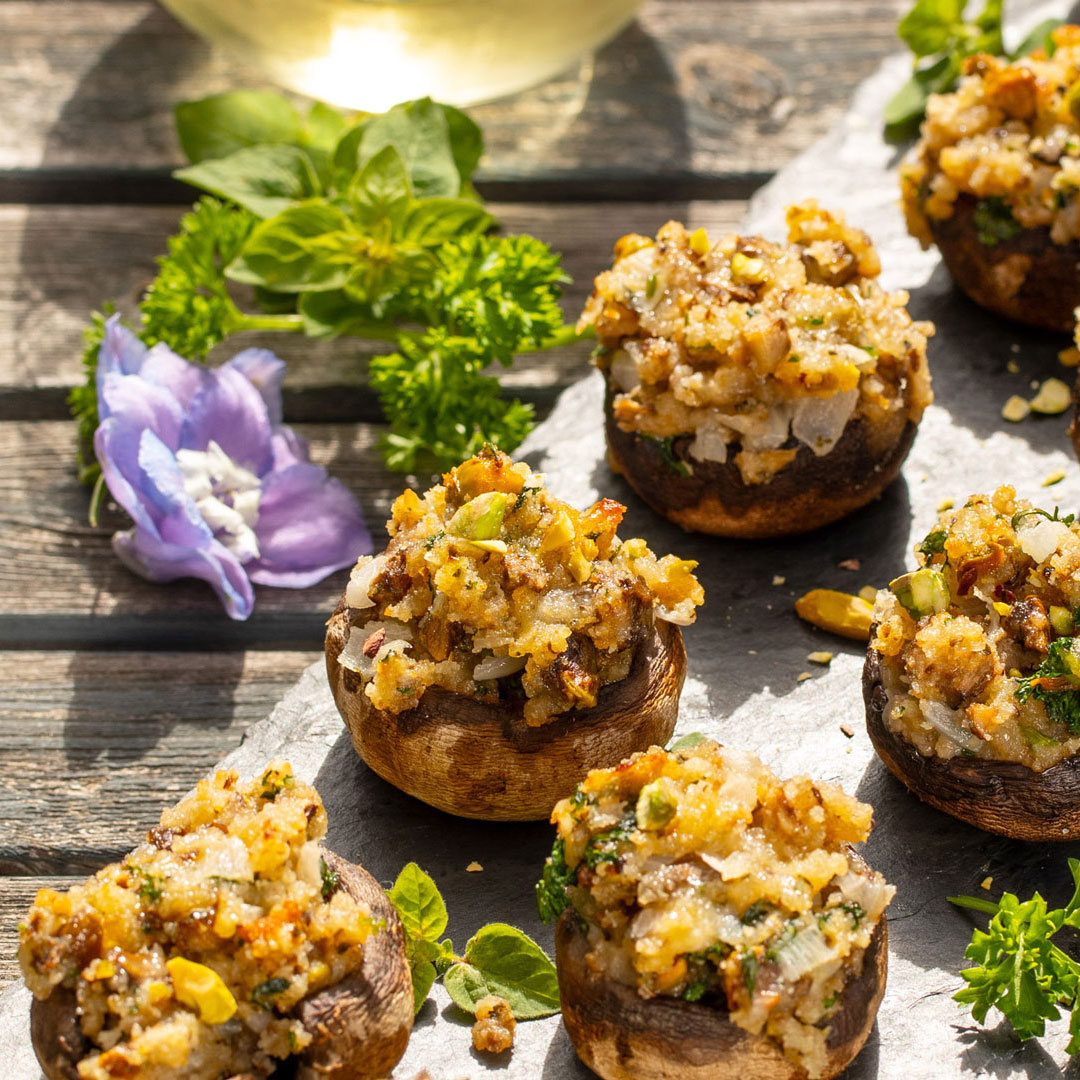 GEFÜLLTE CHAMPIGNONS MIT PISTAZIEN