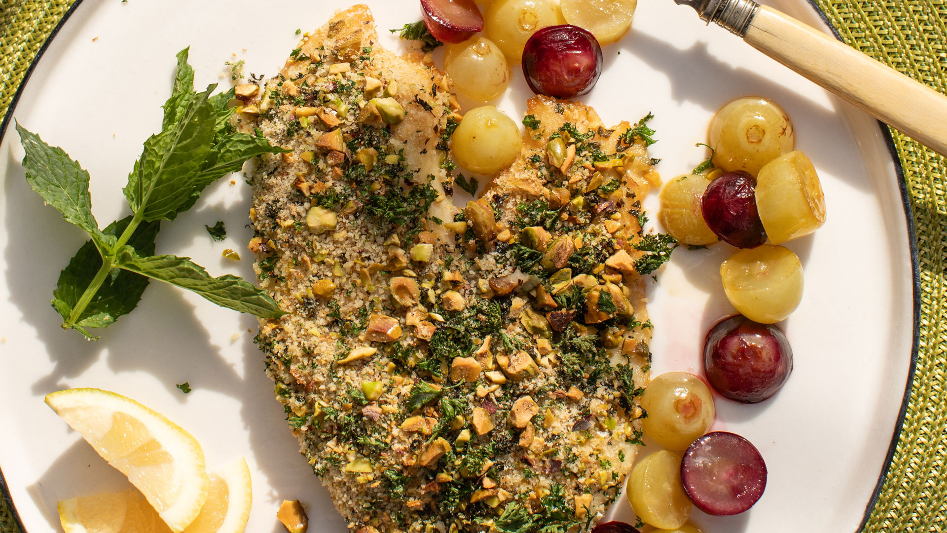 Fischfilet Mit Pistazien Und Weintrauben